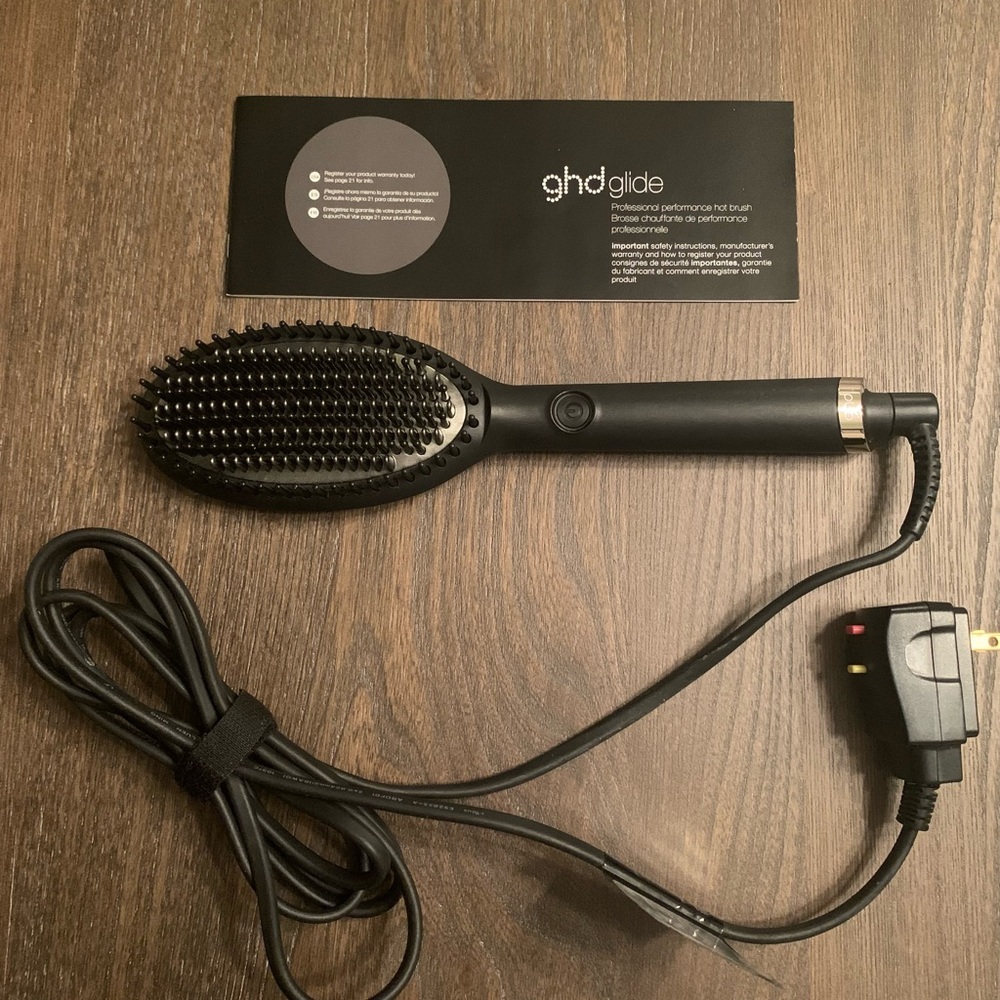 GHD Glide Smoothing Hot Hair Brush Straightener Styler Model B1C001 Like New!